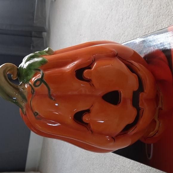 Electric Lighted Pumpkin - Picture 3 of 10